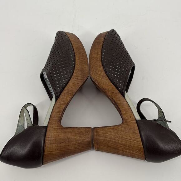 Eric Michael Womens Brown Platform Clogs Ankle Strap Laser Cut Leather Size 39 - Picture 9 of 15